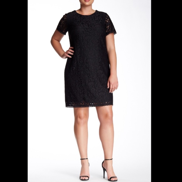 Regal Scroll Black Lace Shift Dress, Short Sleeves - Picture 2 of 11